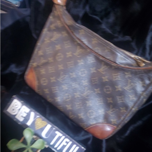 💕👜VINTAGE LOUIS VUTTION BOULOGNE SHOULDER BAG👜💕 - Picture 3 of 9